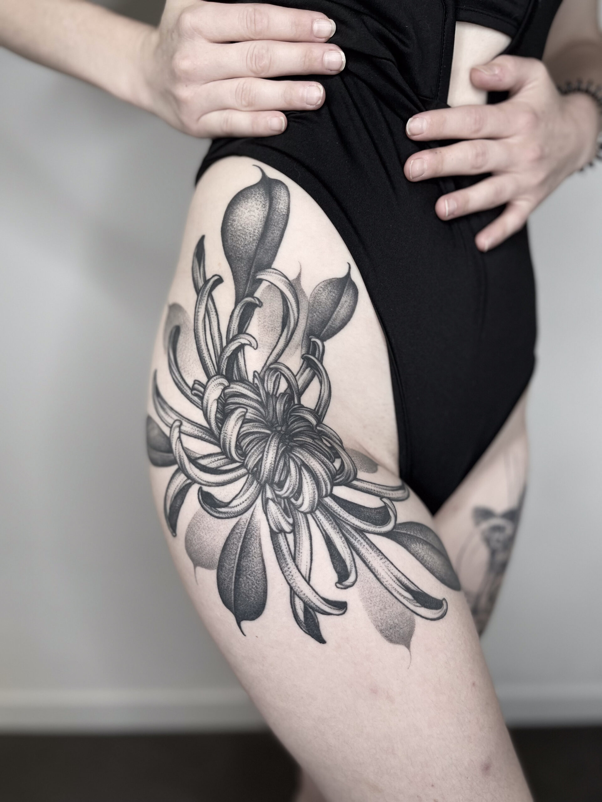 04__marseillecity marseille tattoo tatouage blackwork illustration fleurs best tattoo meilleur