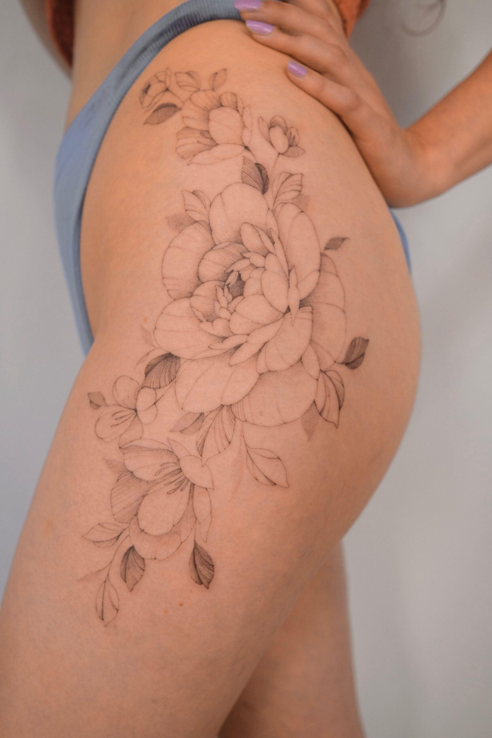 08-fineline fleur tatouage fin flower floral couleur realiste