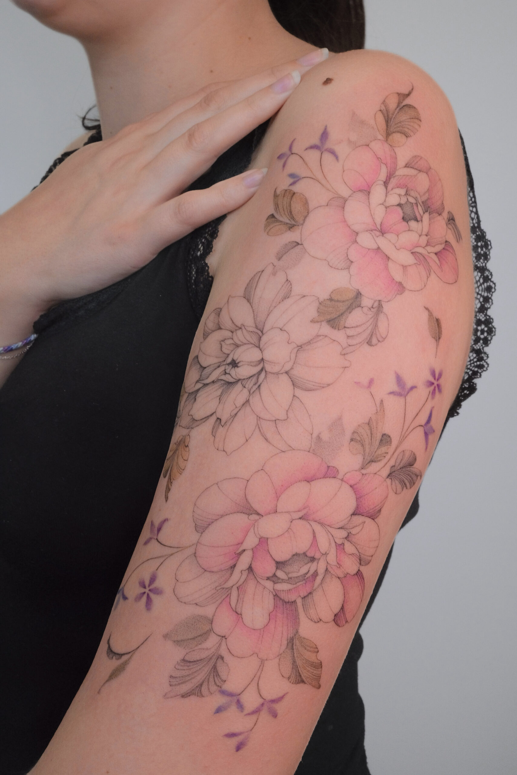 14-09-fineline fleur tatouage fin flower floral couleur realiste