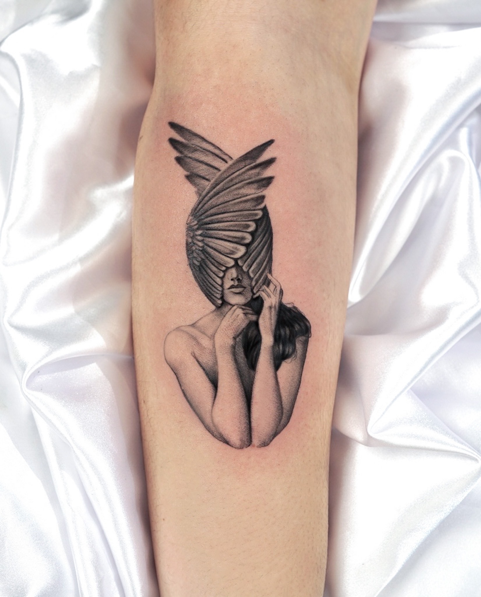 5_ marseille tattoo tatouage micro realism minimaliste realisme