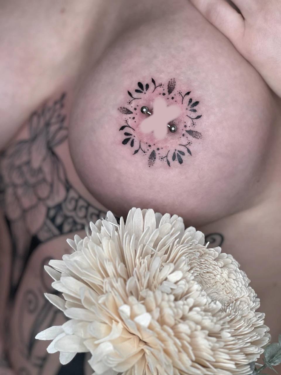 5_meilleure tatouage geometrique marseille ornemental floral tattoo graphique