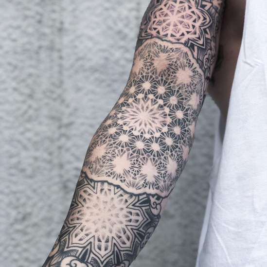 62_ornaments_marseille_mandala_ornamental_geometric_graphic_tattoo_geometrique_pattern_motif_aix_en_provence_tattoo_tatouage_ink_ornemental_graphique_ge_ome_trique_JPG