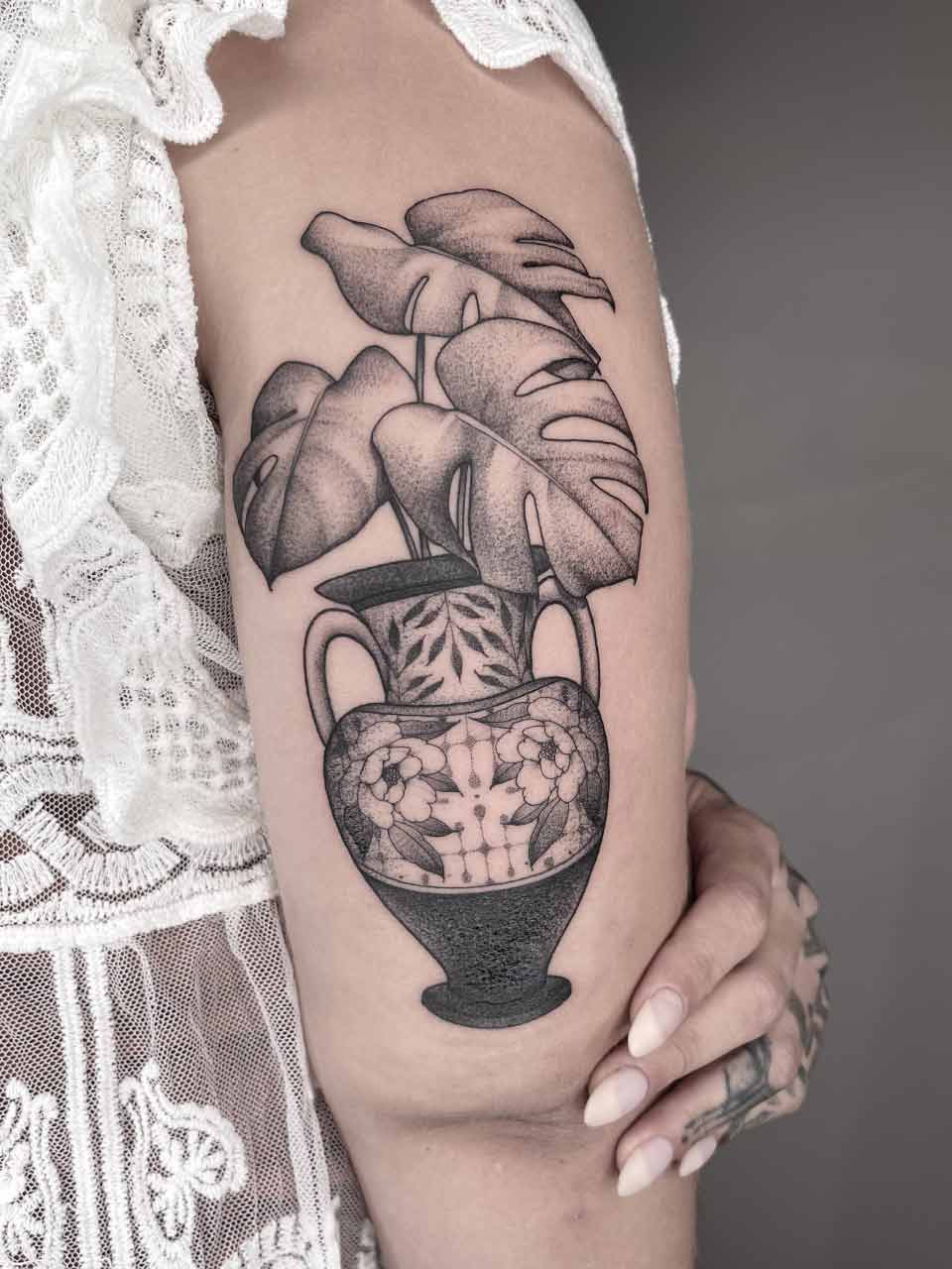 9_marseille meilleure tatoueur dotwork illustration blackwork tattoo