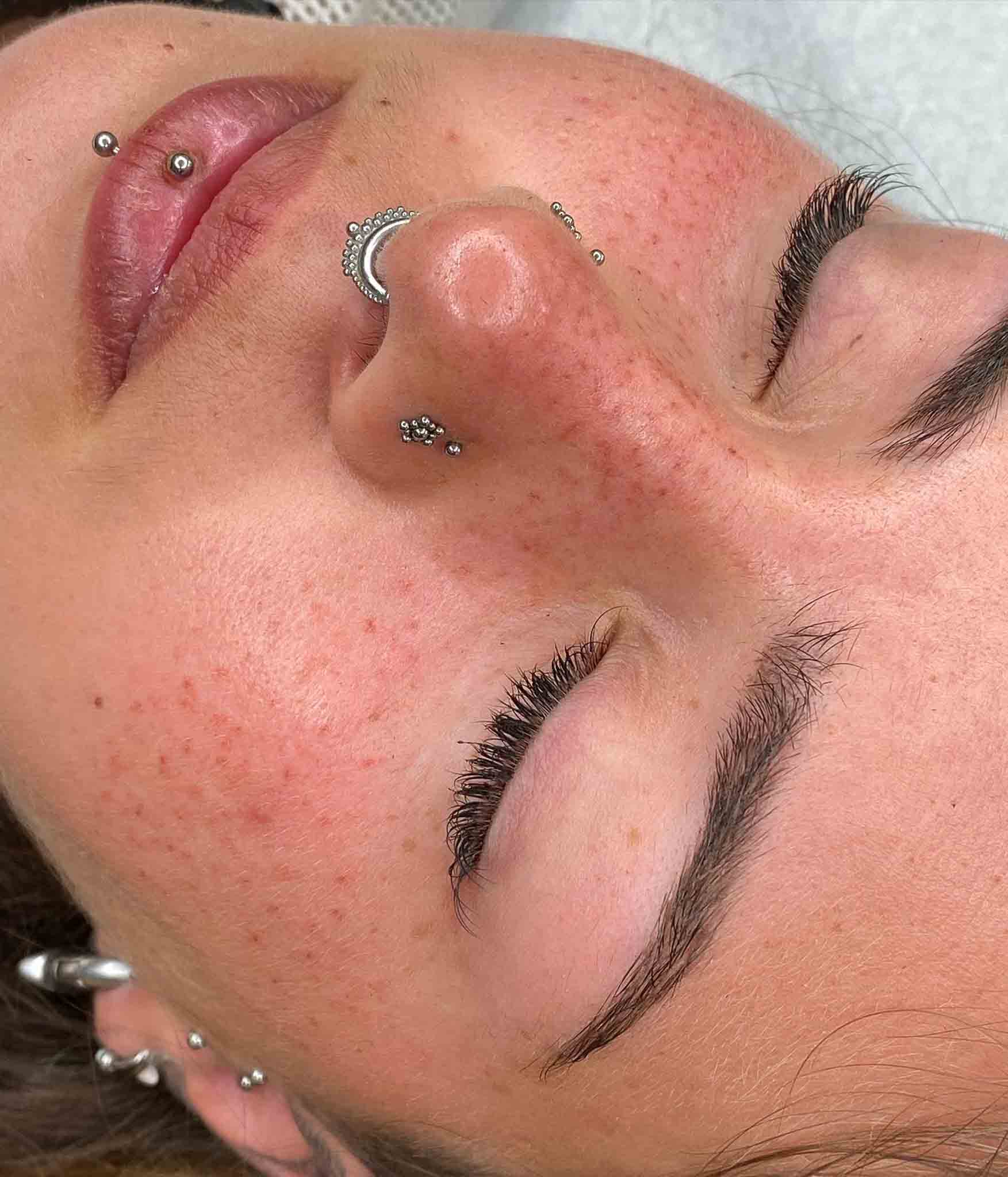 012__strass_esthétique_maquillage pemanent_cils_dent_marseille_marseilletattoo _sourcil_levres_strass dentaire_extension de cils