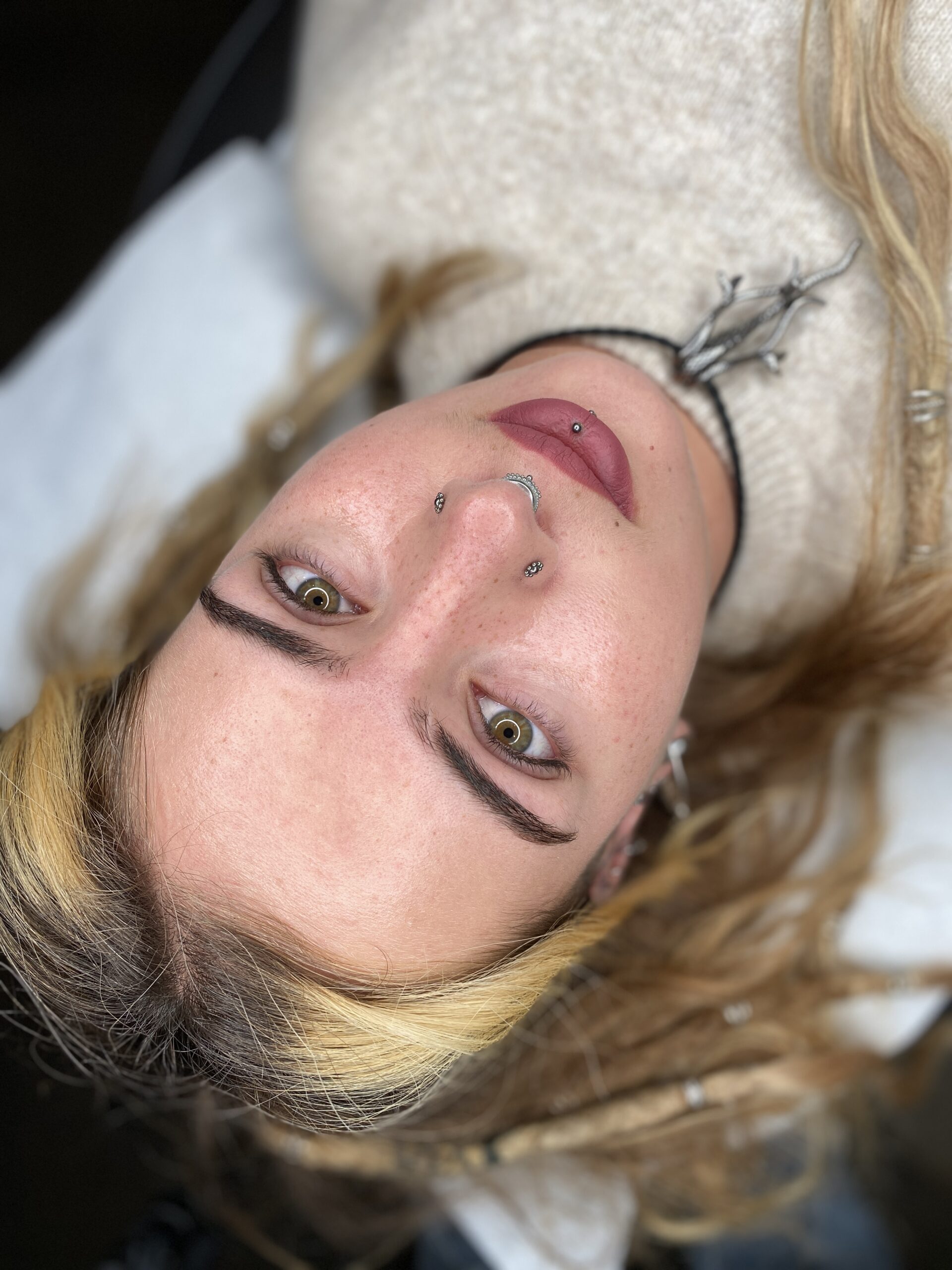 054__strass_esthétique_maquillage pemanent_cils_dent_marseille_marseilletattoo _sourcil_levres_strass dentaire_extension de cils