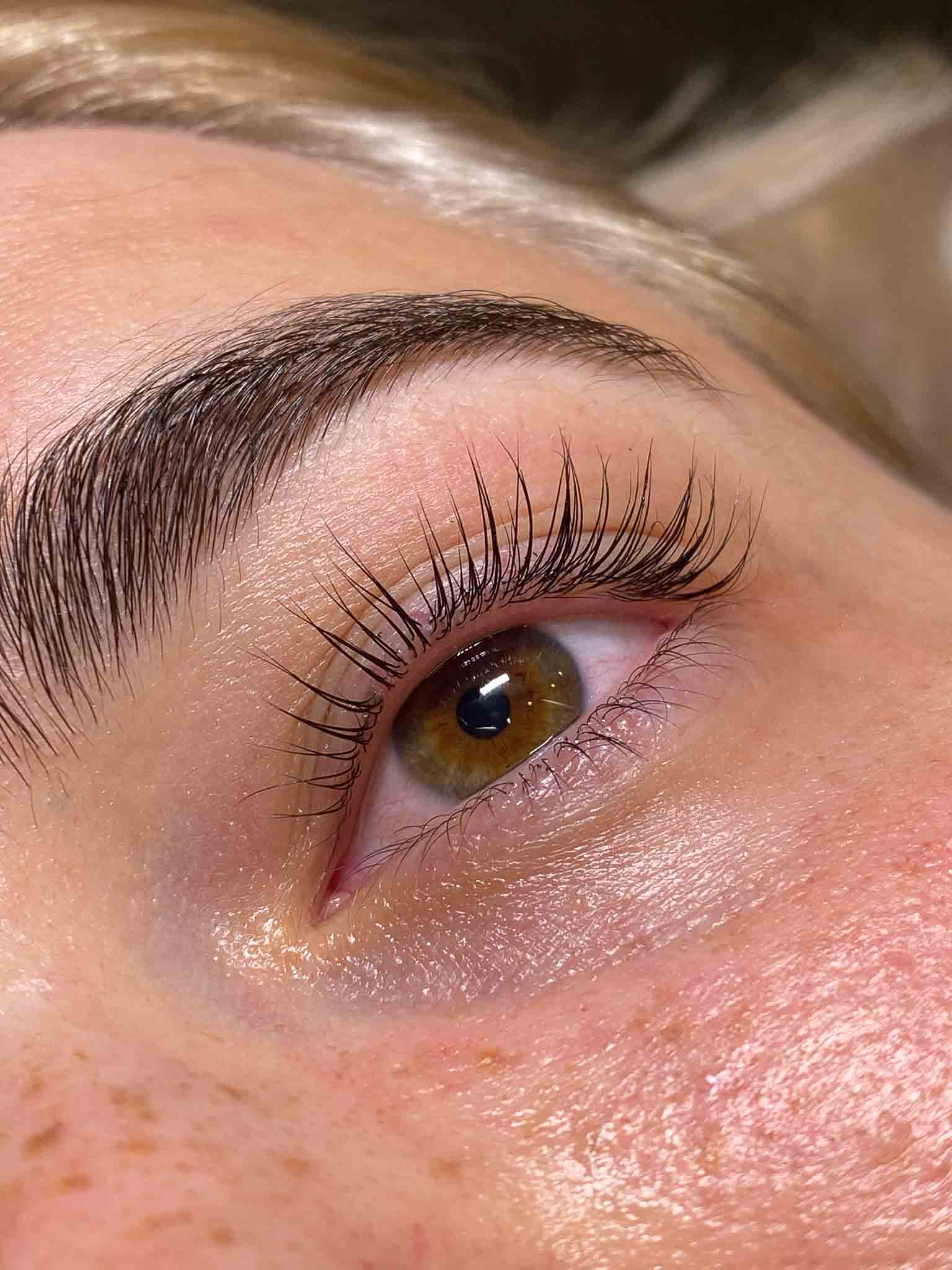 12__strass_esthétique_maquillage pemanent_cils_dent_marseille_marseilletattoo _sourcil_levres_strass dentaire_extension de cils