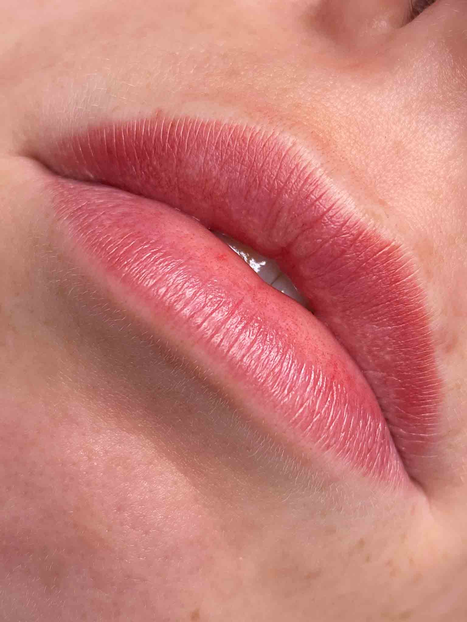 lèvre tatouée