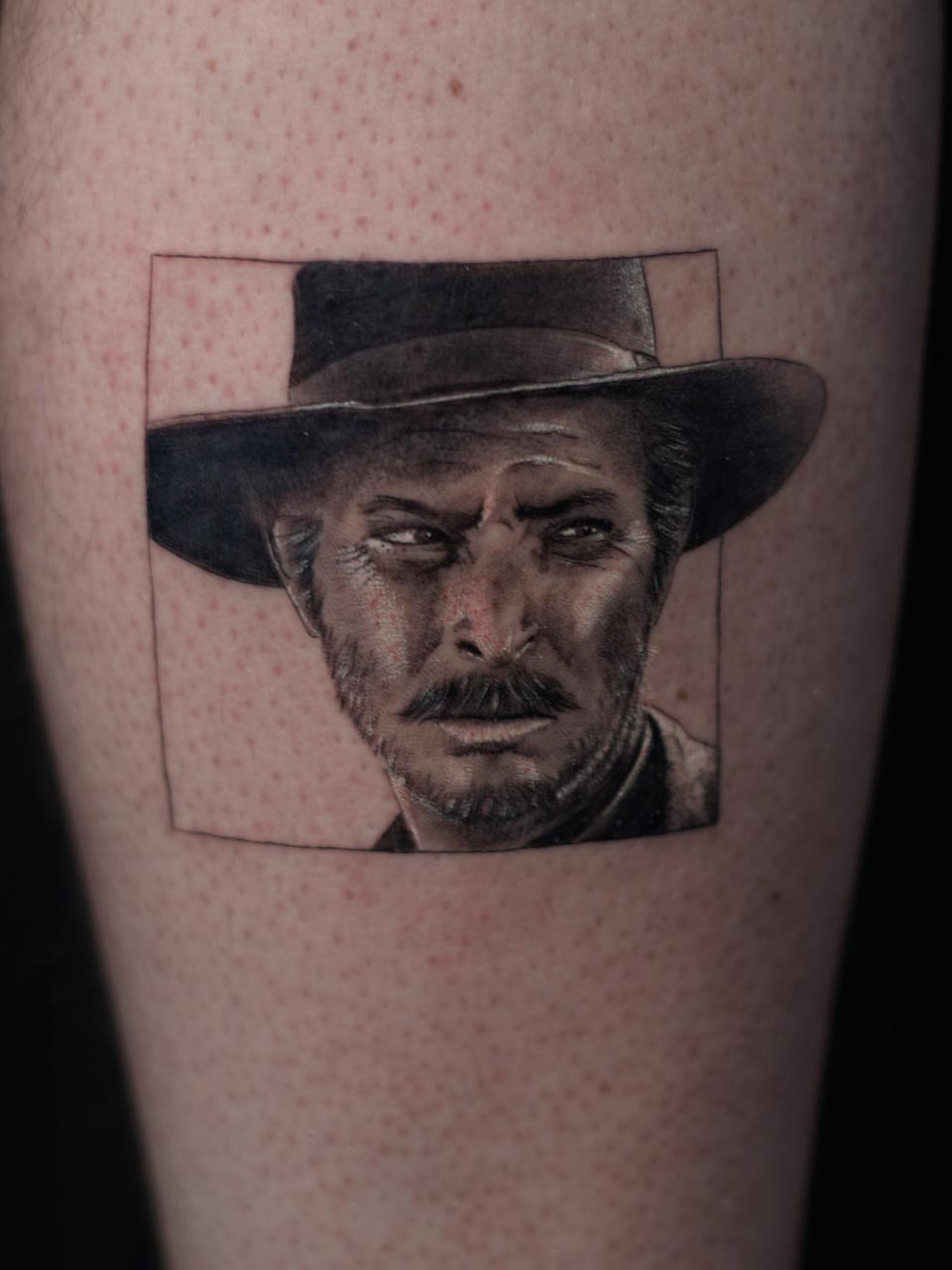 6_MICROREALISME FINELINE MEILLEUR TATTOO MARSEIILLE