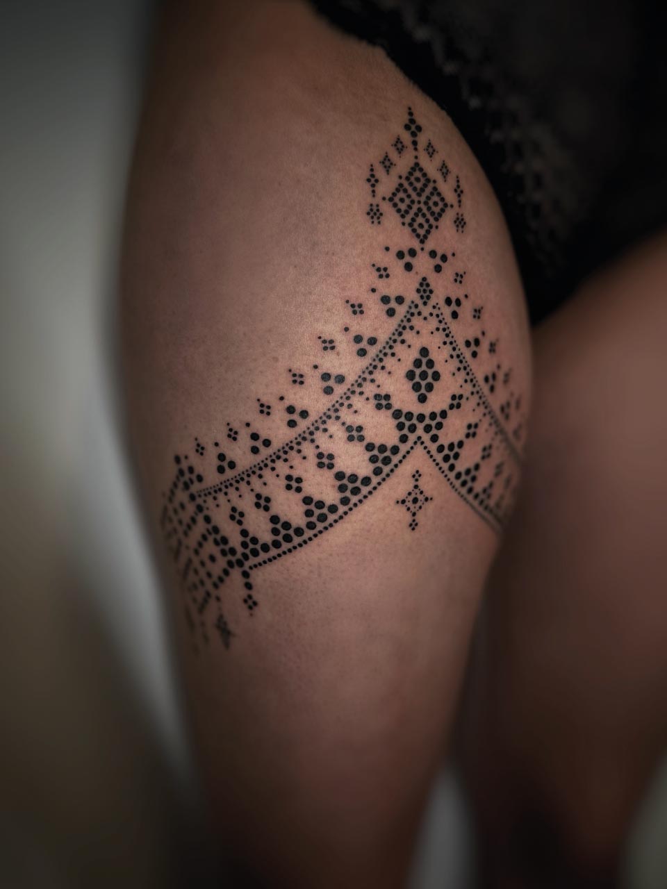 8_ORNEMENTAL DOT MARSEILLE TATOUEUR